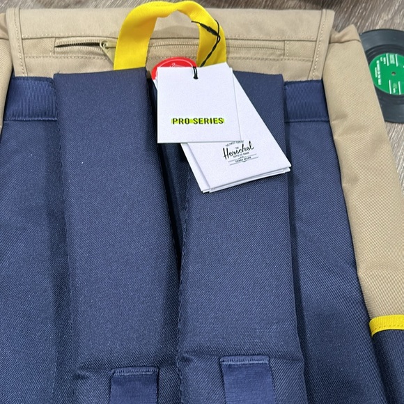 Herschel Retreat Backpack Pro - Picture 10 of 10